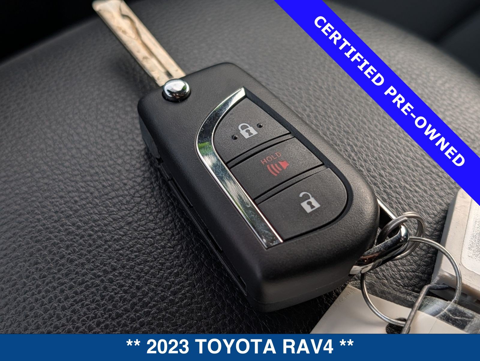 Used 2023 Toyota RAV4 LE AWD/4WD image 32