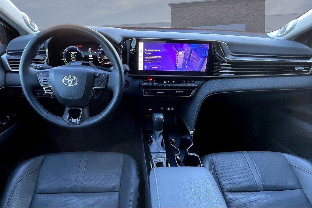Used 2025 Toyota Camry XLE w/ Premium Plus Package FWD image 7