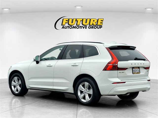 Used 2022 Volvo XC60 B5 Momentum image 6