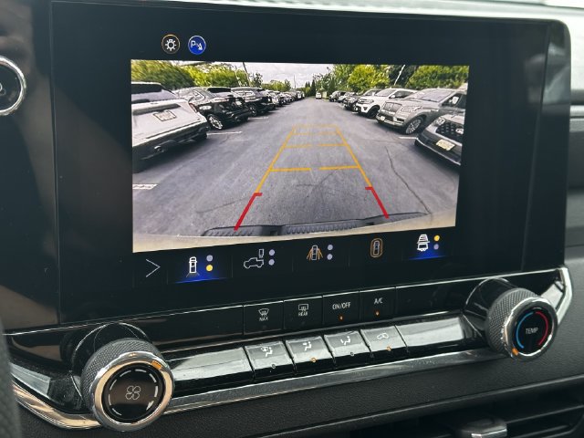 Used 2024 Chevrolet Colorado Trail Boss w/ Technology Package AWD/4WD image 22