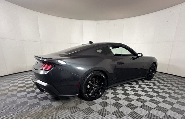 Certified 2024 Ford Mustang Coupe RWD image 4