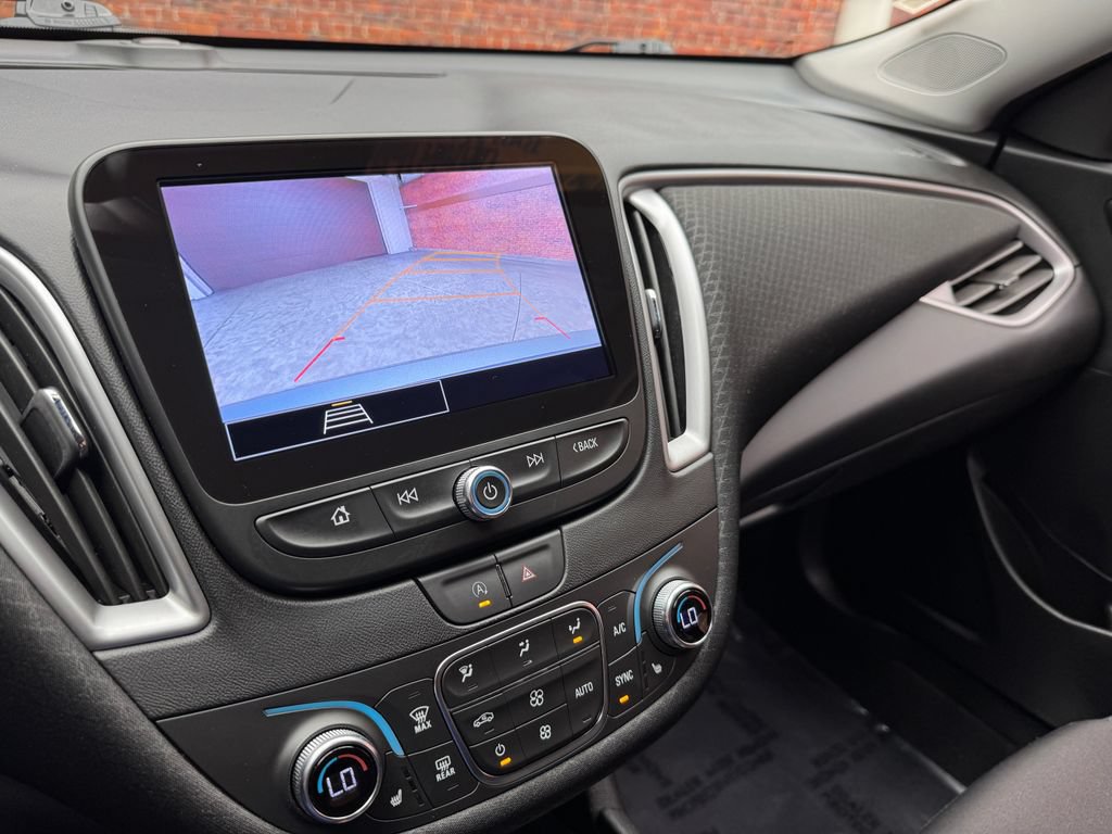 Used 2025 Chevrolet Malibu LT FWD image 20