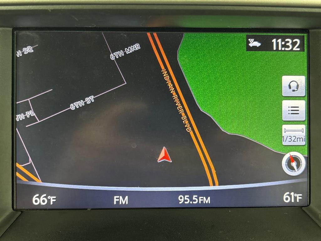 Used 2020 Nissan Pathfinder SL image 25