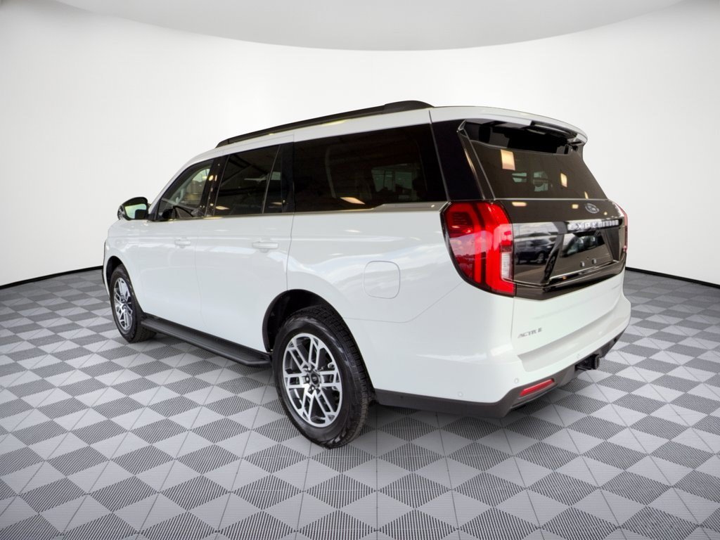 Certified 2025 Ford Expedition Active AWD/4WD image 3