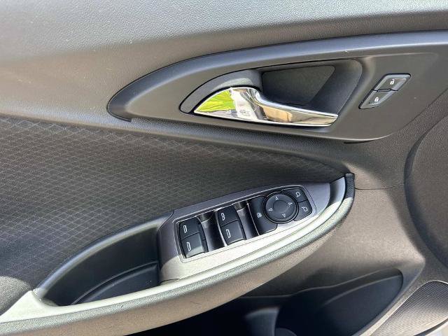 Used 2024 Chevrolet Malibu LT FWD image 22