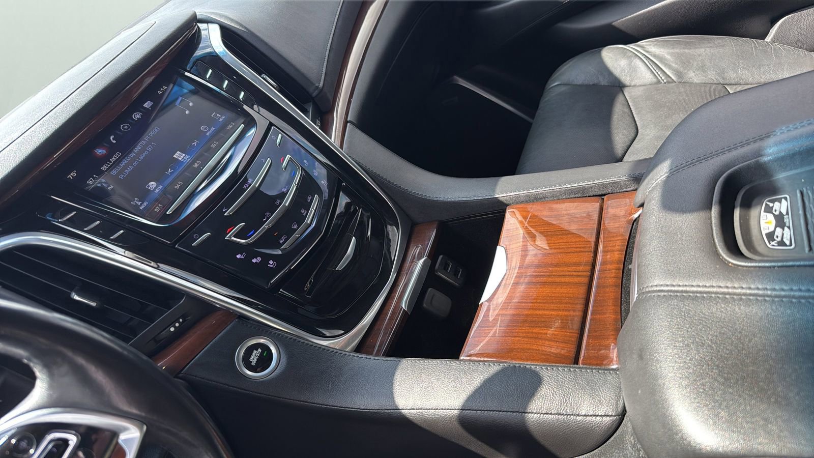 Used 2018 Cadillac Escalade Luxury RWD image 20