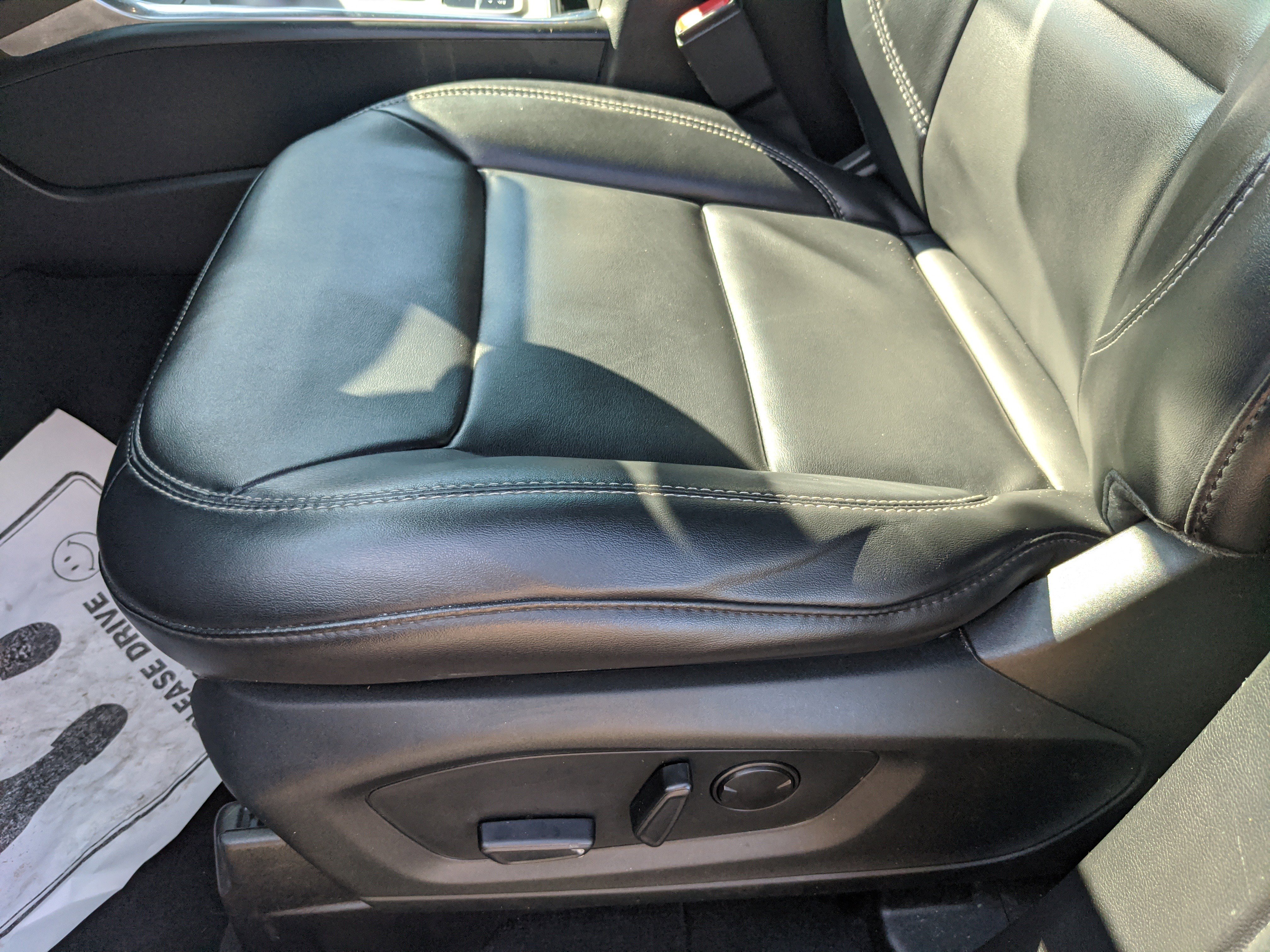 Certified 2022 Ford Explorer XLT w/ Equipment Group 202A image 21