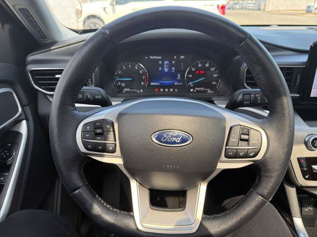 Certified 2022 Ford Explorer XLT w/ Equipment Group 202A image 17