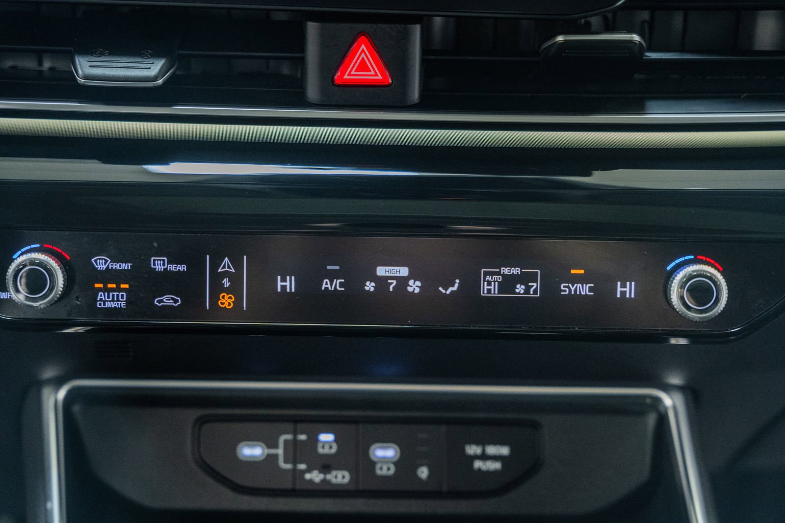 Used 2025 Kia Carnival SX Prestige image 28