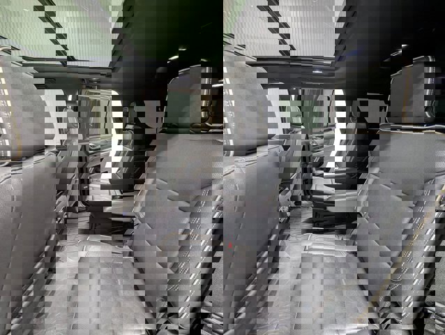 Used 2023 GMC Yukon SLT w/ SLT Premium Package image 19