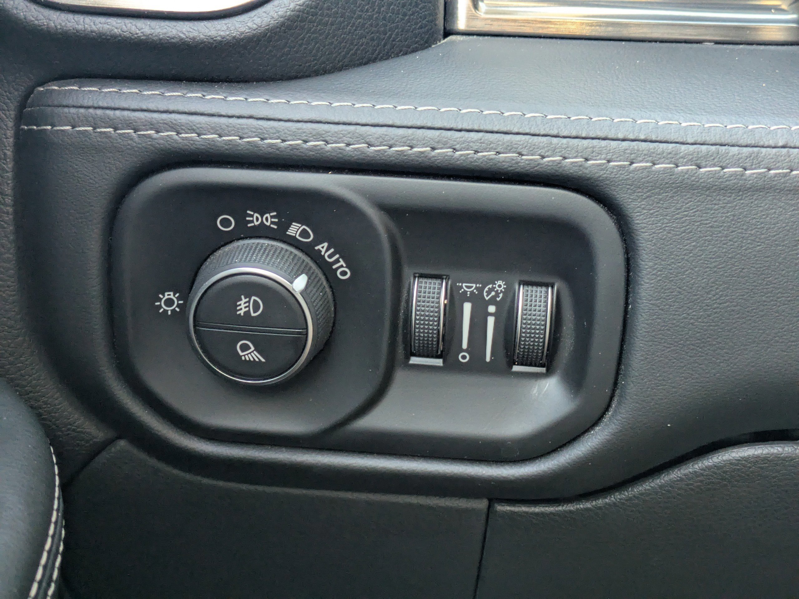 Used 2019 RAM 3500 Limited image 32