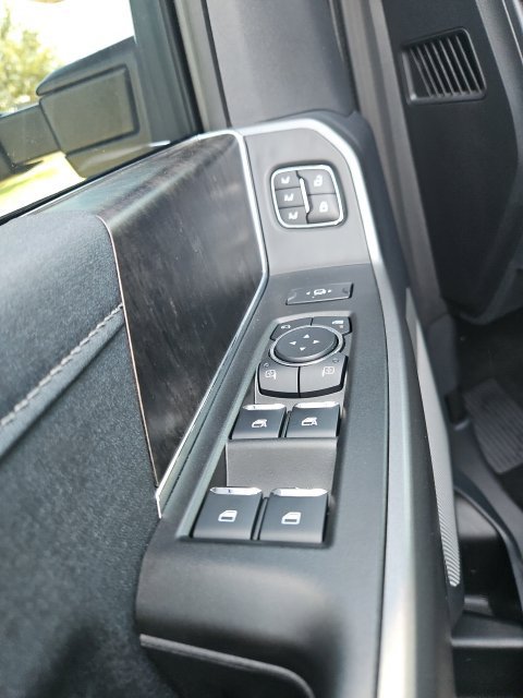 Certified 2025 Ford F250 Lariat w/ Tremor Off-Road Package AWD/4WD image 17