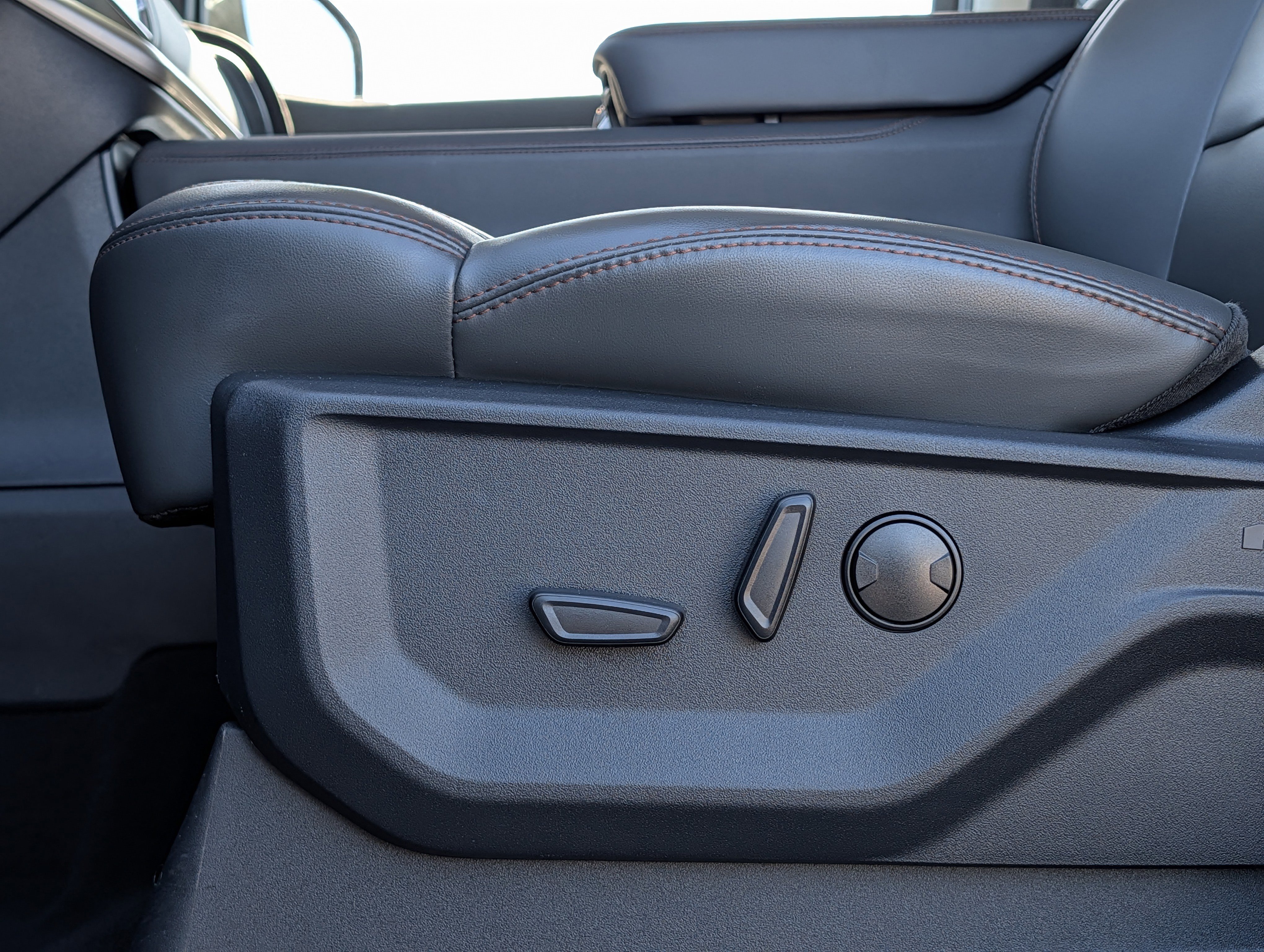 Certified 2025 Ford Expedition Max Active image 26