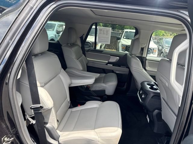 Certified 2025 Ford Expedition Active AWD/4WD image 12