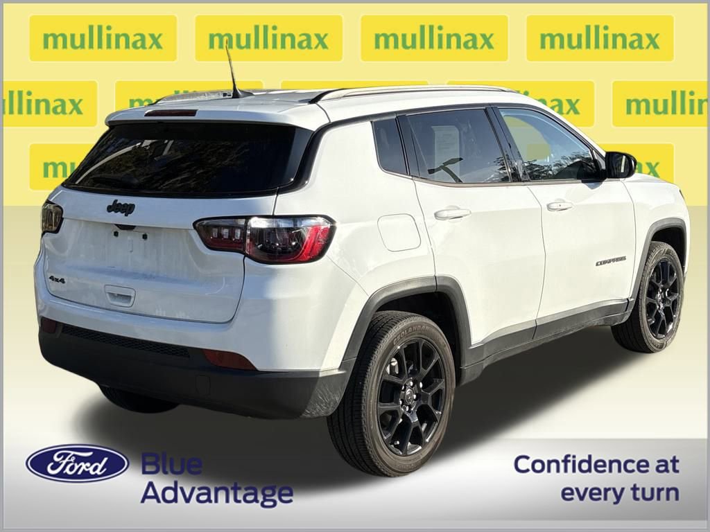 Used 2025 Jeep Compass Latitude w/ Altitude Special Edition image 3