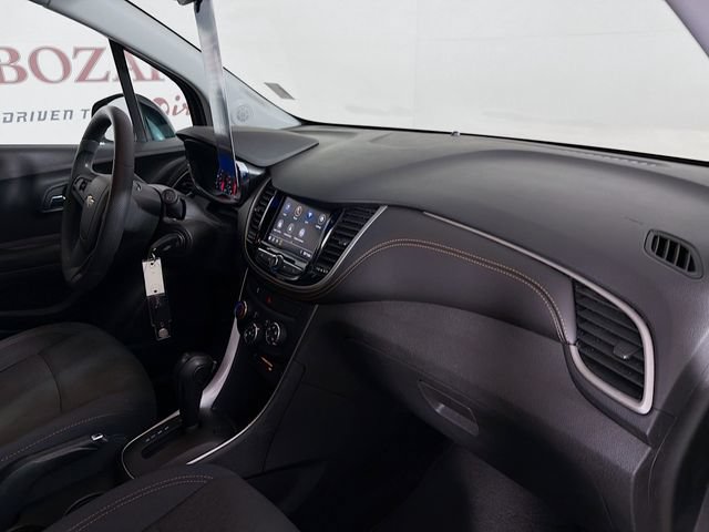 Used 2020 Chevrolet Trax LS w/ Tint and Cruise Package FWD image 31