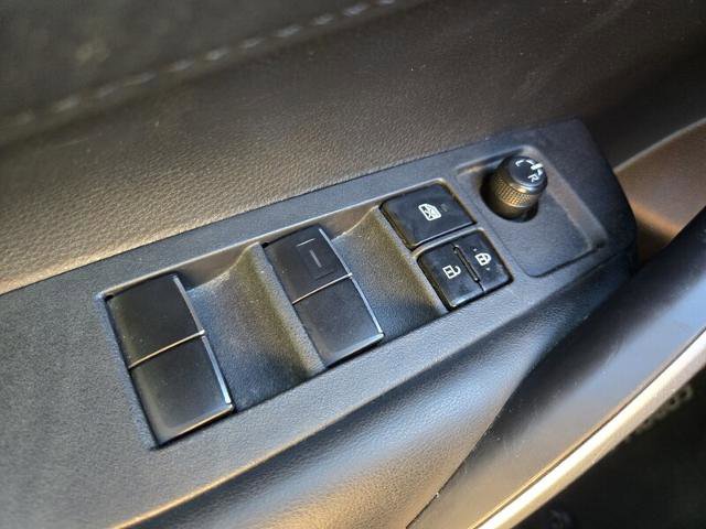 Used 2020 Toyota Corolla SE image 32