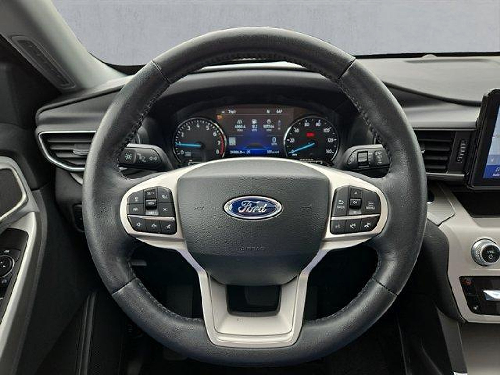 Certified 2023 Ford Explorer XLT w/ Equipment Group 202A AWD/4WD image 13