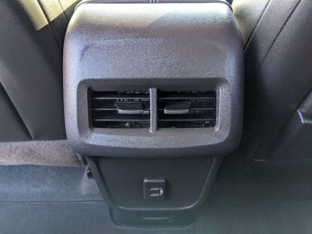 Used 2024 GMC Terrain SLT image 19