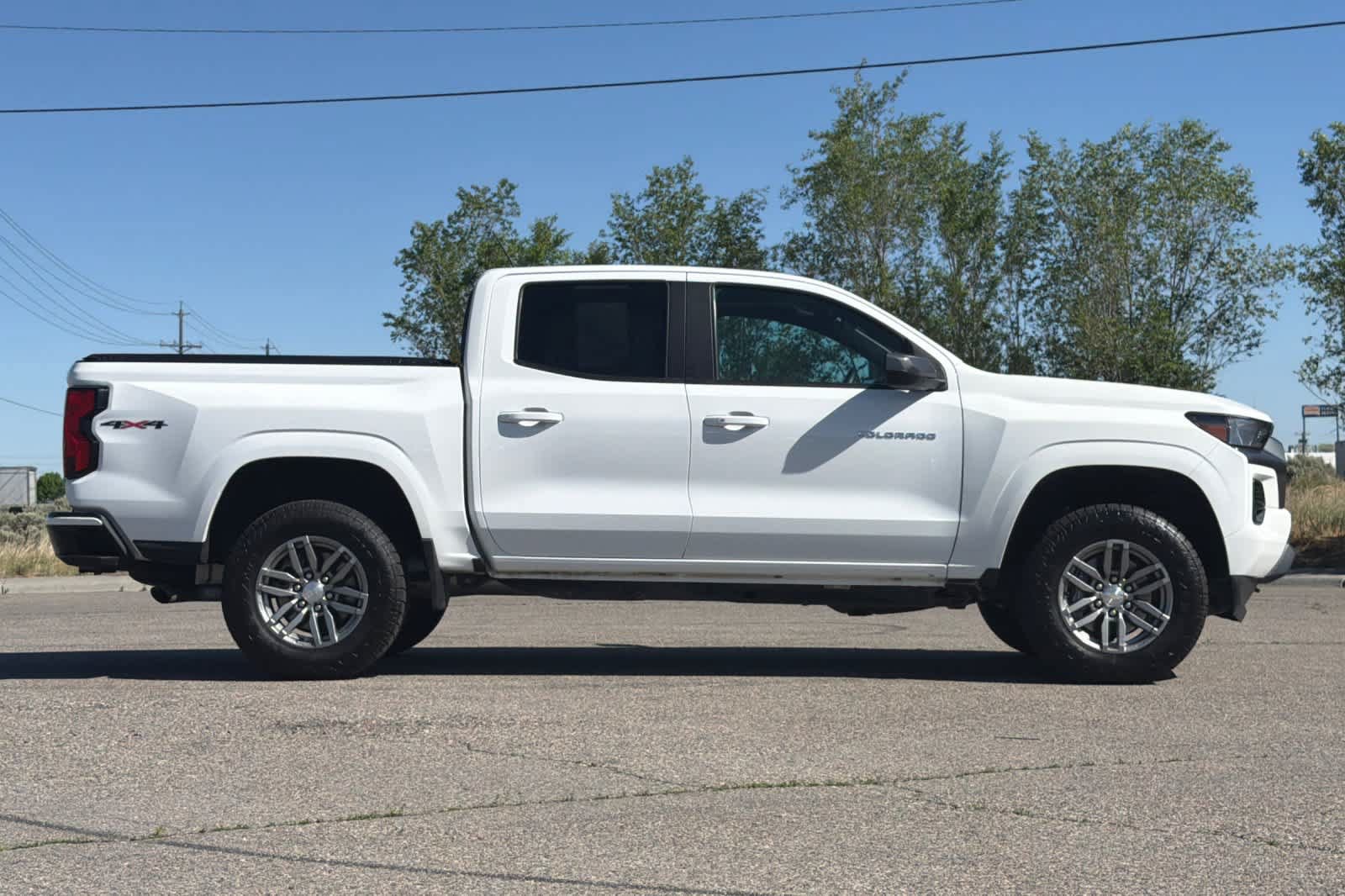 Used 2023 Chevrolet Colorado LT w/ LT Convenience Package II AWD/4WD image 8