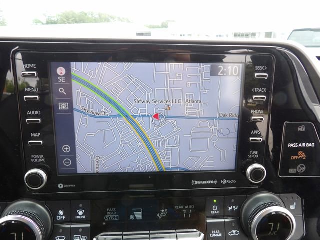 Used 2021 Toyota Highlander XLE AWD/4WD image 18