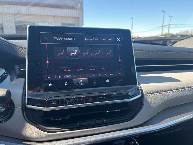 Used 2024 Jeep Compass Limited image 16