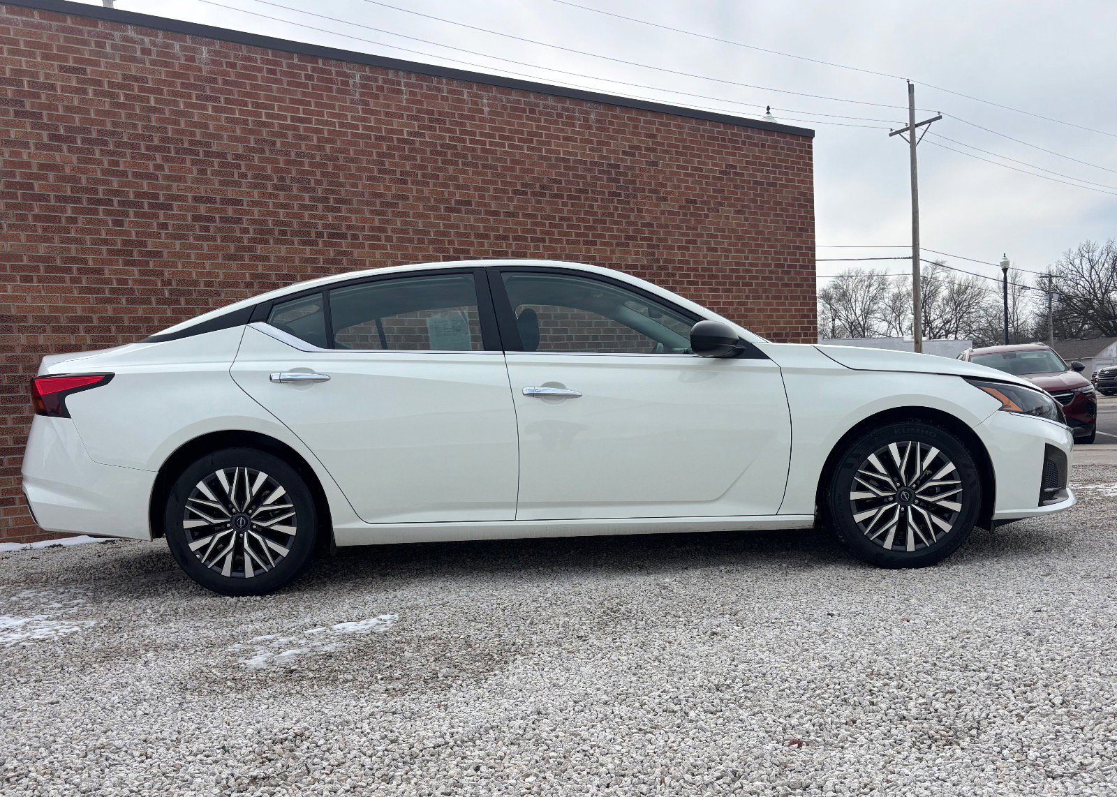 Used 2025 Nissan Altima 2.5 SV image 6