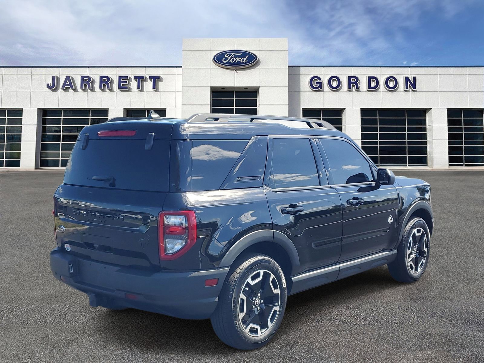 Certified 2023 Ford Bronco Sport Outer Banks w/ Tech Package AWD/4WD image 4