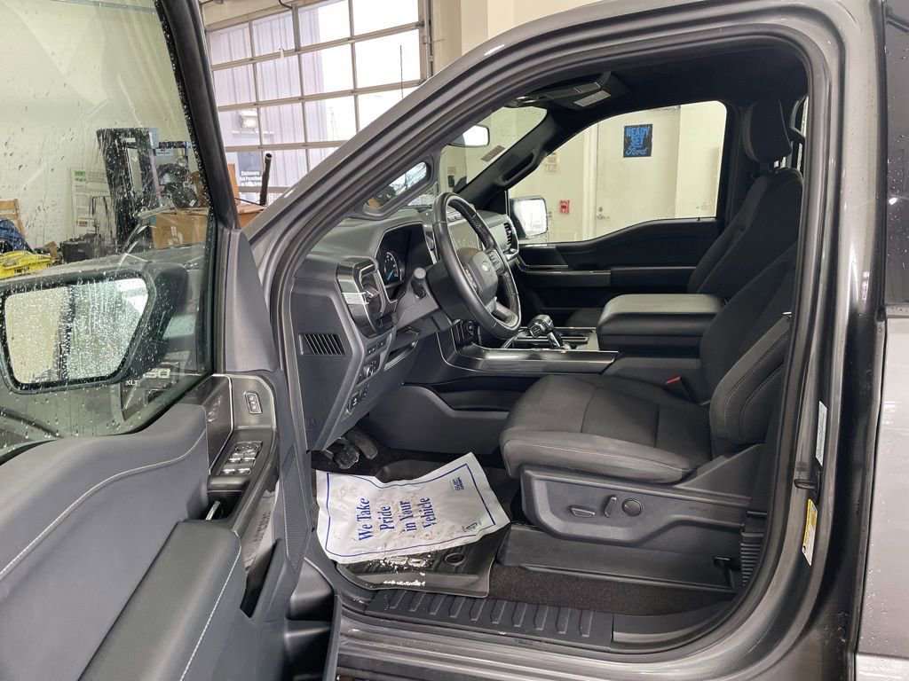 Certified 2022 Ford F150 XLT w/ Equipment Group 302A High image 13