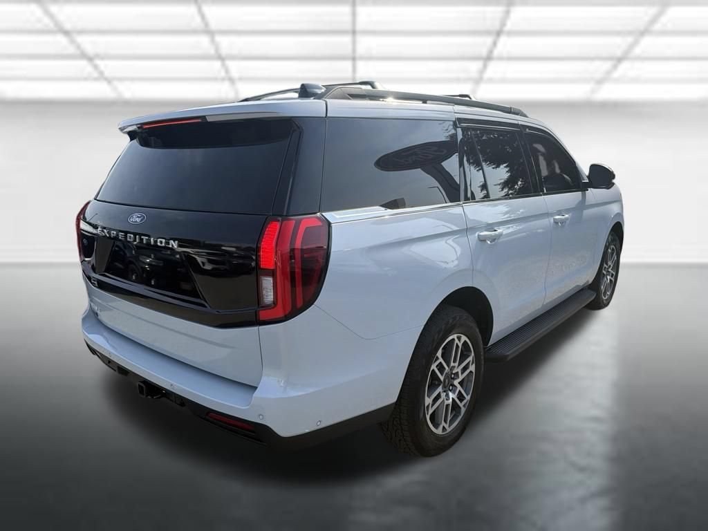 Certified 2025 Ford Expedition Active AWD/4WD image 6