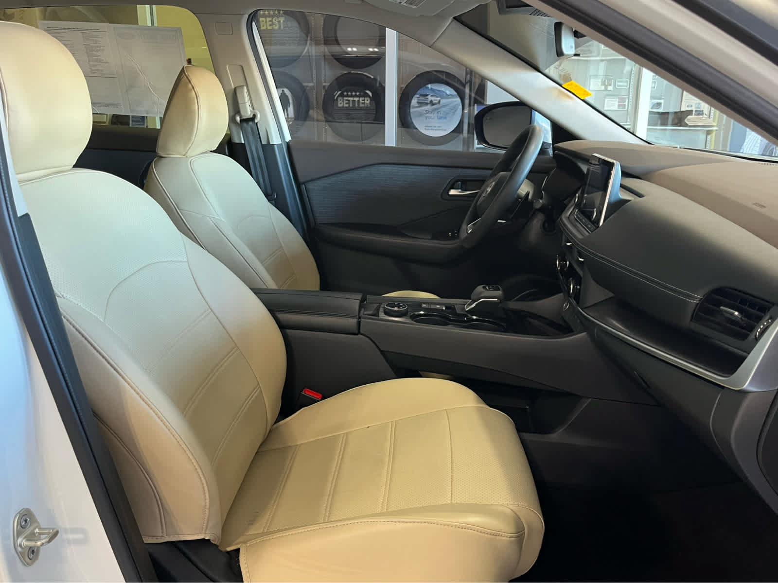 Used 2023 Nissan Rogue SV AWD/4WD image 34