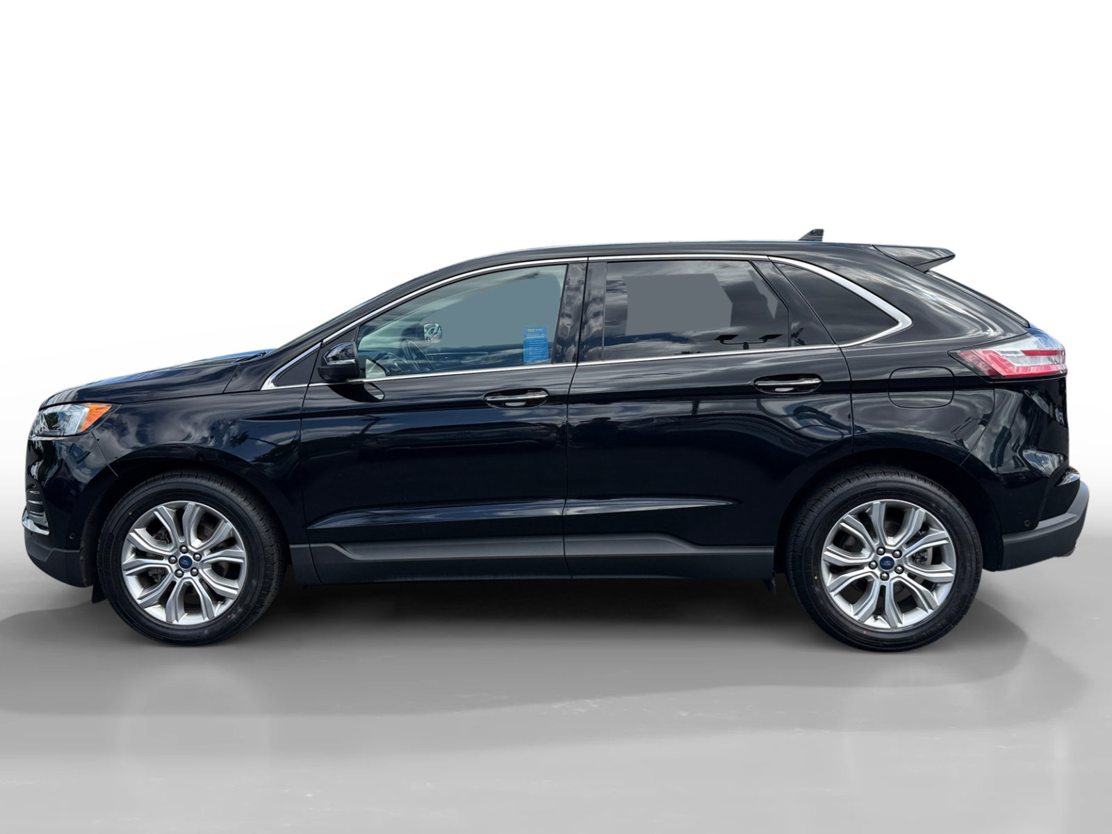 Certified 2020 Ford Edge Titanium w/ Equipment Group 301A FWD image 2