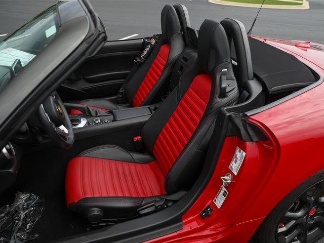 Used 2017 FIAT 124 Spider Abarth RWD image 3