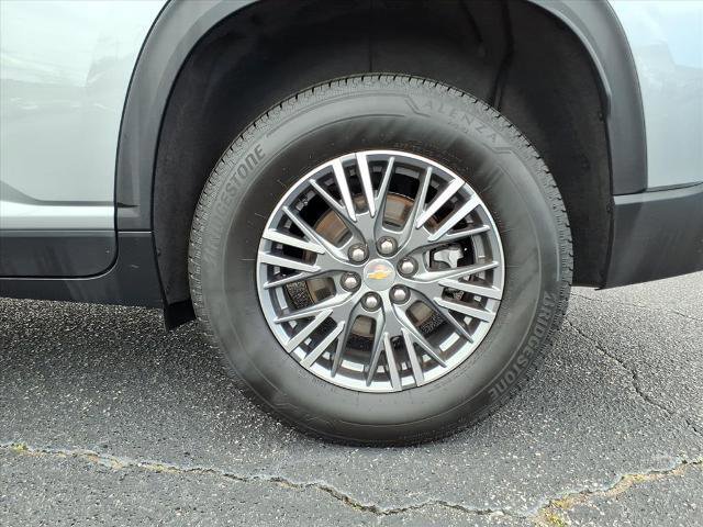Used 2025 Chevrolet Traverse LT image 25