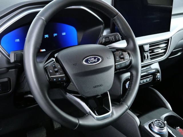 Certified 2025 Ford Escape Platinum AWD/4WD image 19