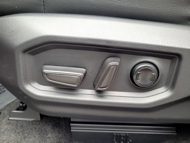 Used 2025 Toyota Tundra Limited w/ TRD Off-Road Package image 11