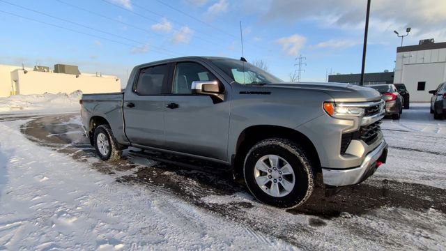 Used 2023 Chevrolet Silverado 1500 LT image 2