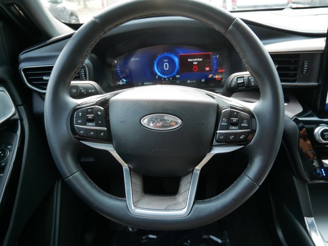 Certified 2023 Ford Explorer Platinum w/ Technology Package AWD/4WD image 19
