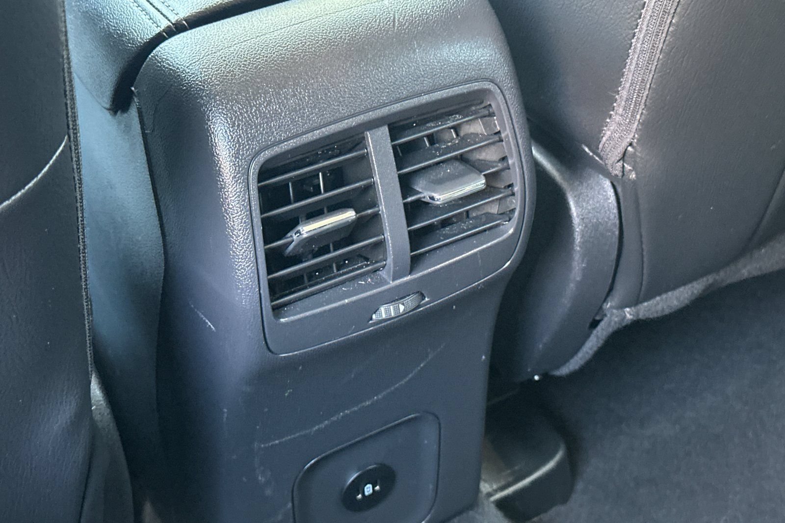 Certified 2025 Ford Escape SE FWD image 43