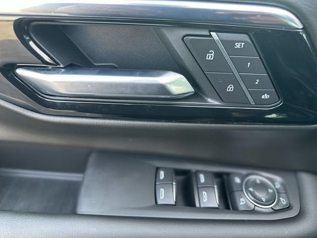 Used 2025 Chevrolet Tahoe High Country image 14