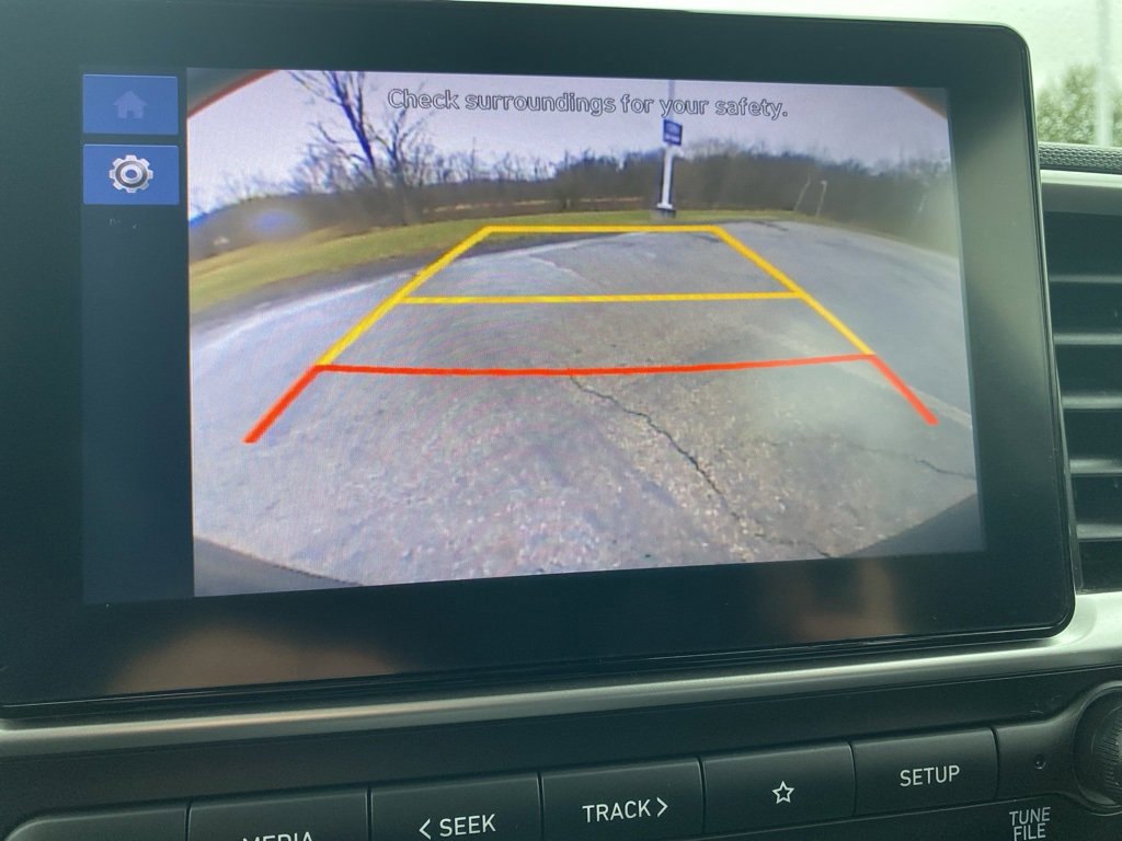 Used 2023 Hyundai Venue SEL image 32