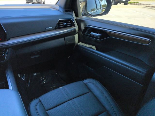 Used 2025 Chevrolet Tahoe High Country image 16