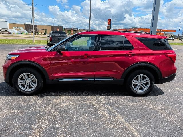 Certified 2020 Ford Explorer XLT w/ Comfort Package AWD/4WD image 4
