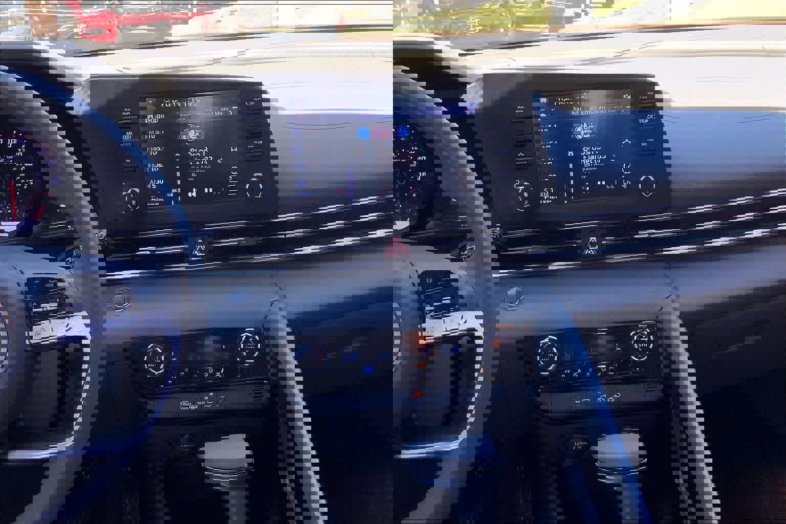 Used 2023 Hyundai Elantra SEL w/ Preferred Accessory Package image 9