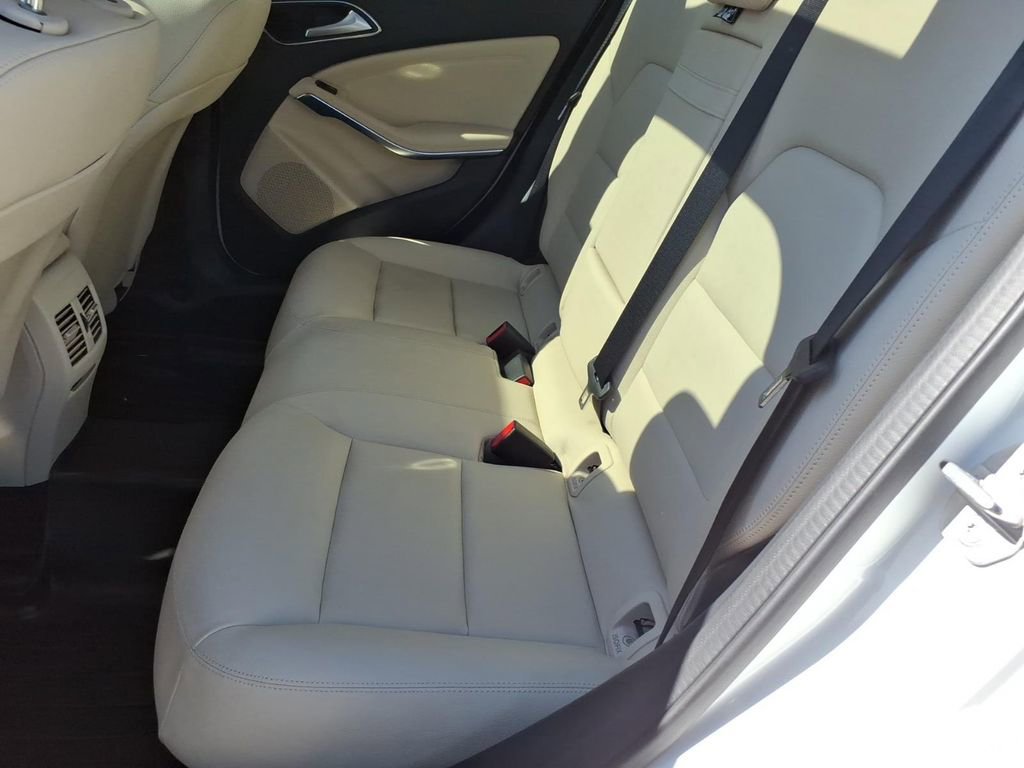 Used 2019 Mercedes-Benz GLA 250 4MATIC image 11