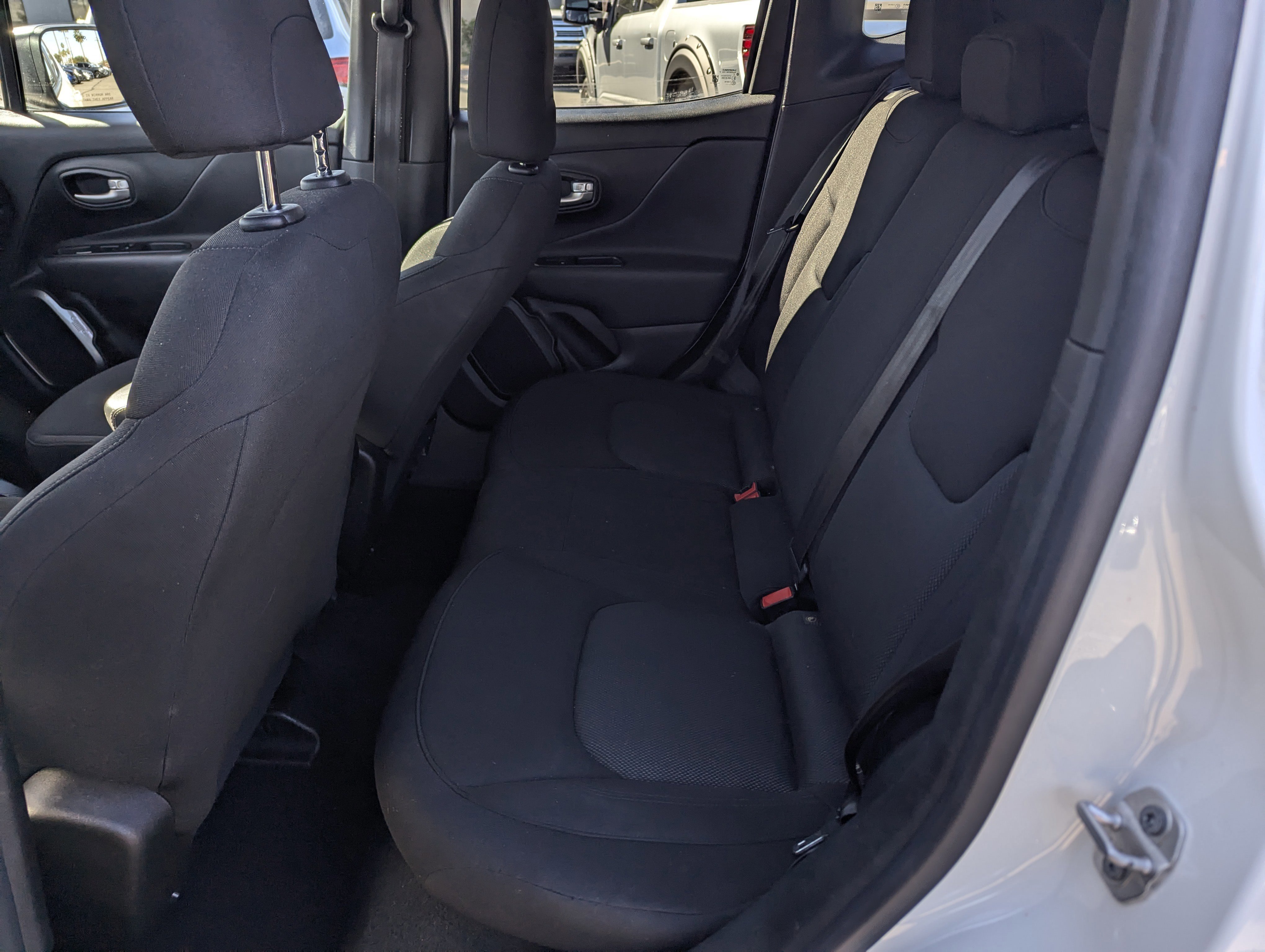 Used 2023 Jeep Renegade Latitude image 8