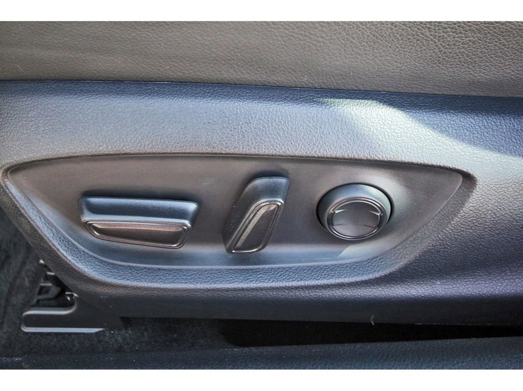 Used 2024 Toyota Camry SE image 29