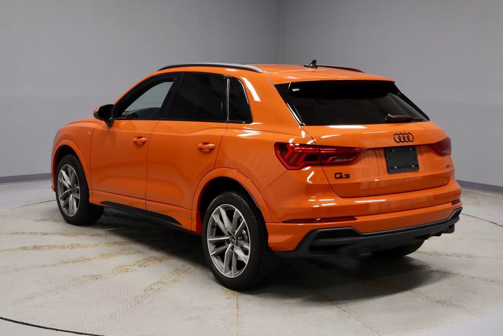 Used 2024 Audi Q3 2.0T Premium Plus w/ Premium Plus Package AWD/4WD image 3