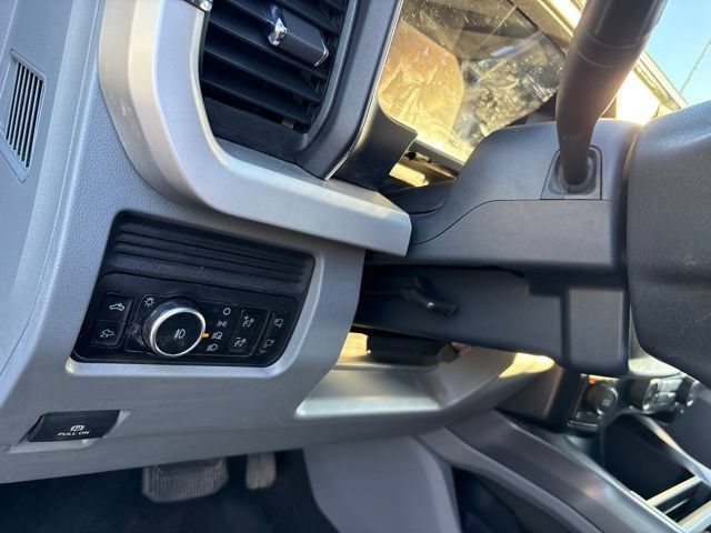 Certified 2025 Ford F250 XLT w/ Black Appearance Package AWD/4WD image 25