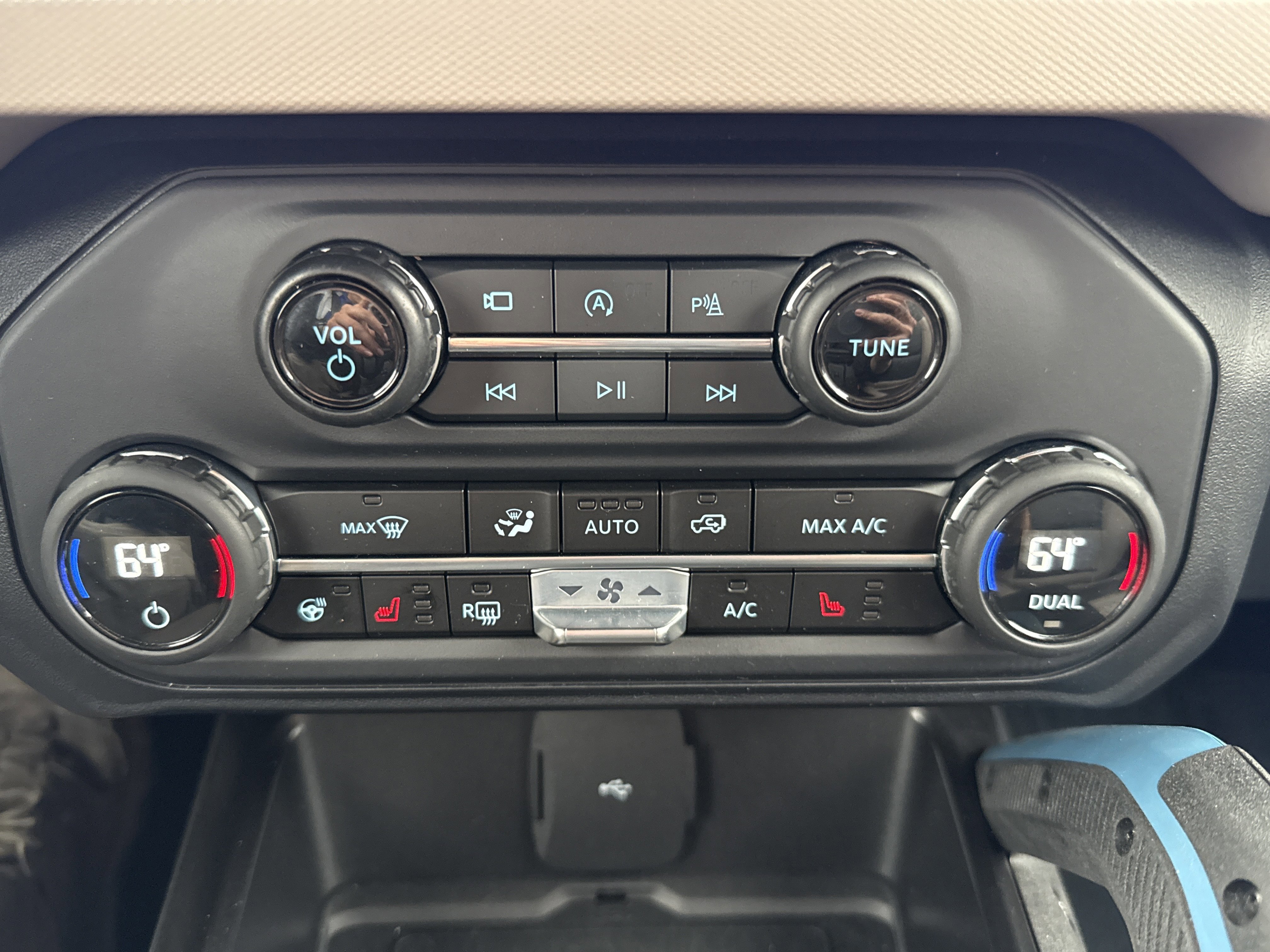 Certified 2023 Ford Bronco Wildtrak image 24